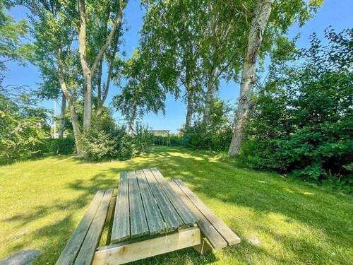 Garten mit Spielplatz - 