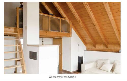 Wohnzimmer mit Galerie - 2 Zimmer Etagenwohnung zum Kaufen in Penzberg