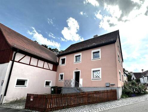 Ansicht Hof - Charmantes Einfamilienhaus mit Scheune auf dem Land