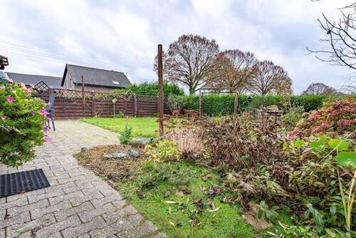 eingefriedeter Garten im Winter - Mehrfamilienhaus, Wohnhaus mit 169,00 m² in Schwalmtal zum Kaufen