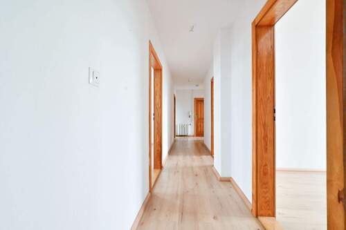 Flur - 4 Zimmer Etagenwohnung in Drebach