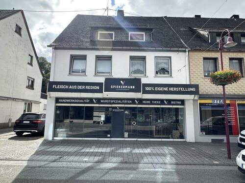 Frontansicht - 6 Zimmer Mehrfamilienhaus, Wohnhaus zum Kaufen in Westerburg