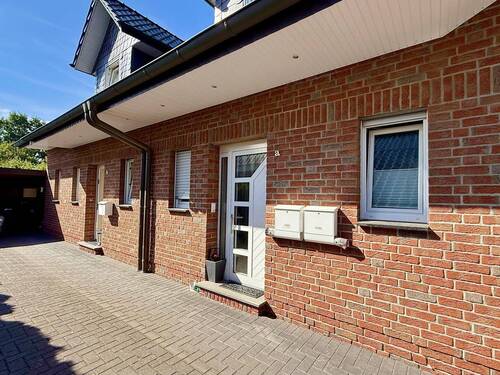 Hauseingang - 5 Zimmer Doppelhaushälfte in Löhne