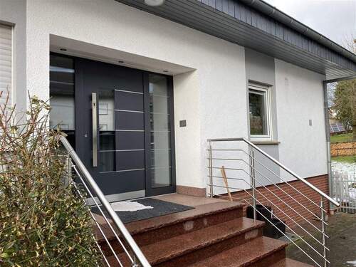 Hauseingang - 5 Zimmer Bungalow in Weyer