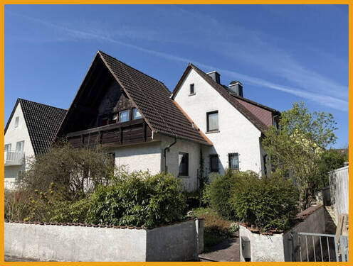 Straßenansicht - FAMILIENDOMIZIL IN TOP-LAGE MIT GARTEN! KEINE KÄUFERPROVISION!