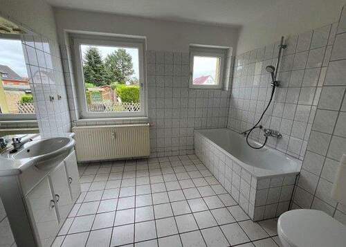 Beispielbild Bad - 2 Zimmer Etagenwohnung zur Miete in Oschersleben