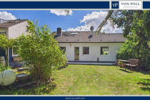 Hausansicht - Gepflegtes Einfamilienhaus mit Sauna und Garage