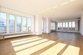 Wohnzimmer - AIGNER - Lichtdurchflutete 4-Zimmer Penthousewohnung mit großer Dachterrasse in zentraler Lage