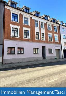 Hausansicht - Frisch saniert! 2-Zimmer mit Wärmepumpe, Tageslichtbad & Stellplatzoption