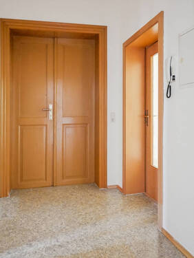 Flur - 2 Zimmer Etagenwohnung zur Miete in Neustadt