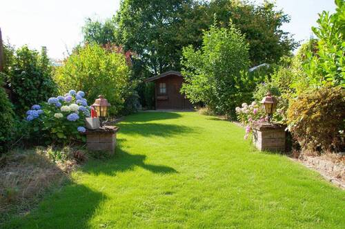 Großzügiges Gartengrundstück - 