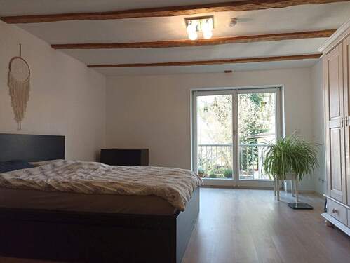 Schlafzimmer + Balkon - 