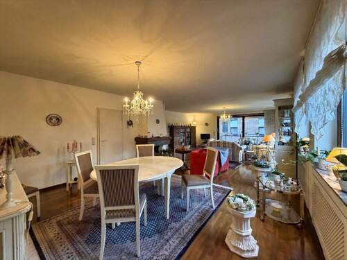 Blick vom Essbereich ins Wohnzimmer - Etagenwohnung mit 125,00 m&sup2; in Essen zum Kaufen