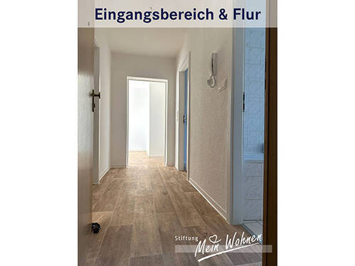 Eingangsbereich und Flur - 4 Zimmer Etagenwohnung zur Miete in Bad Dürrenberg