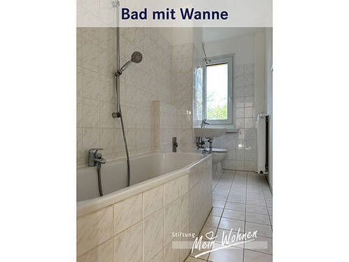Bad mit Wanne - 4 Zimmer Etagenwohnung in Bad Dürrenberg