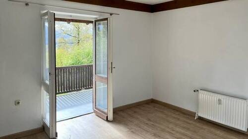 mit Zugang zum Balkon - 