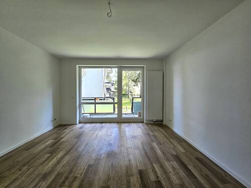 Wohnzimmer - 1 Zimmer Etagenwohnung zum Kaufen in Berlin