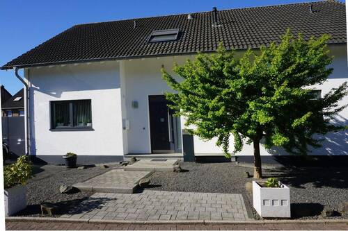 Eingang H.5 - Hochwertiges 'Haus-im-Haus' mit Gartenparadies - Energieklasse A & Erdwärme