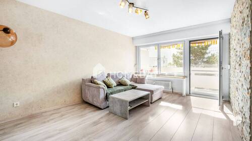 Wohnzimmer 2 - Attraktive 4-Zimmer-Wohnung mit Süd-Loggia und zwei Bädern - ideal für komfortables Wohnen