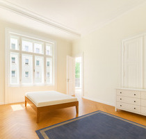 Top-Lage am Ku’damm: Kernsanierter Altbau – 5 Zimmer, 146 m² Beletage mit Südbalkon in Berlin-Charlottenburg