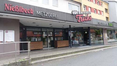 Wohnumfeld kl. Einkaufszeile.JPG - 