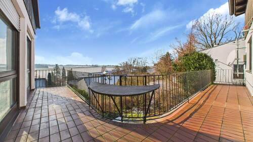 Balkon 2.jpg - 8 Zimmer Einfamilienhaus zum Kaufen in Friedberg