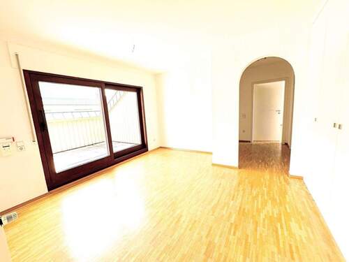 DG Eingang mit Dachloggia - 