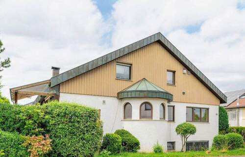 Außenansicht - Repräsentatives 2-Familienhaus mit Ausbaupotential in begehrter Wohnlage