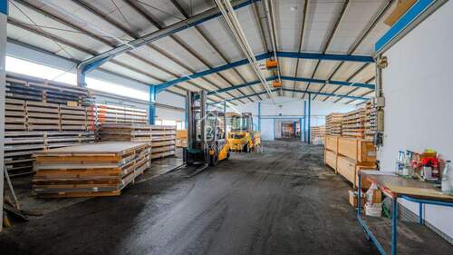 Lagerhalle - 