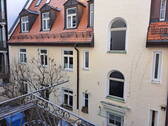 von Balkon zum Rückgebäude - 