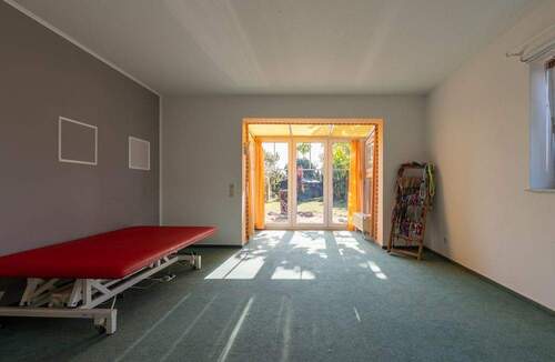 Wohnzimmer Einliegerwohnung - Einfamilienhaus mit 160,30 m² in Wetzen zum Kaufen
