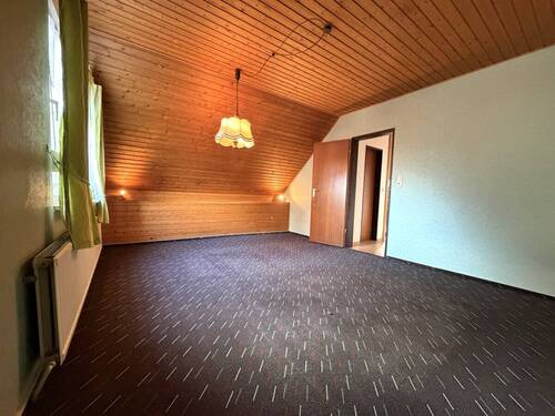 Schlafzimmer 1 DG - 