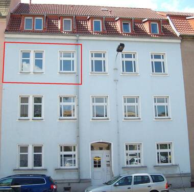 die Strassenansicht - 2-Zi.-Whg. mit Tageslichtbad zu vermieten
