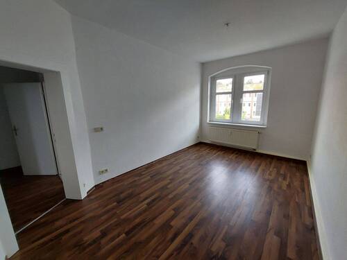 das Wohnzimmer - 2 Zimmer Etagenwohnung zur Miete in Roßwein
