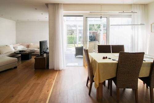 Wohnbereich - 5 Zimmer Einfamilienhaus zum Kaufen in Köln