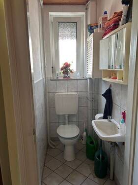 separates WC - 