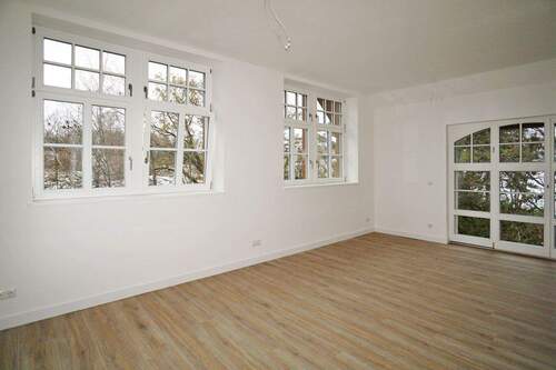 Wohnen - 4 Zimmer Etagenwohnung zur Miete in Freital / Saalhausen