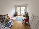 Gemütliches Kinderzimmer mit Tageslicht - 