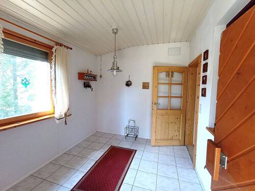 Eingangsbereich 2 - 3 Zimmer Mehrfamilienhaus, Wohnhaus in Sulzdorf an der Lederhecke