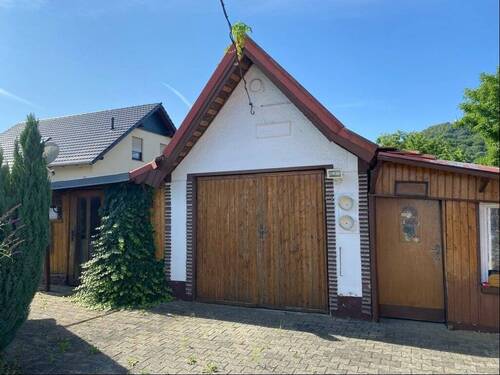 Garage mit Anbauten - 4 Zimmer Doppelhaushälfte in Görlitz