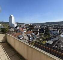 Leonberg: Gepflegte 4-Zimmer-Wohnung mit Südbalkon