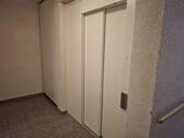 Fahrstuhl im Kellergeschoss - 