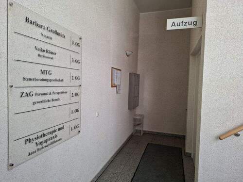 EG-Hausflur/Fahrstuhl - 