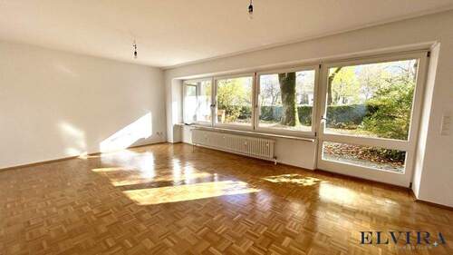 Wohnzimmer - Elvira - Nymphenburg - Traumhafte 2 Zimmer-Wohnung am Nymphenburger Kanal