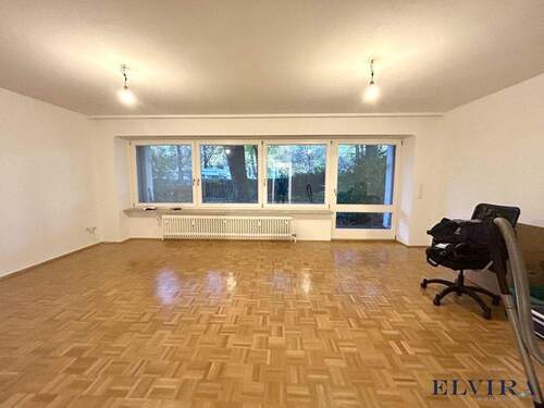 Wohnzimmer - 2 Zimmer Etagenwohnung zur Miete in München