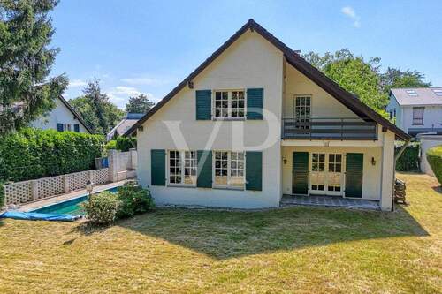 Rückseite - Wohnen in bester Lage: Großzügiges Einfamilienhaus mit Pool im Laurensberg, Aachen