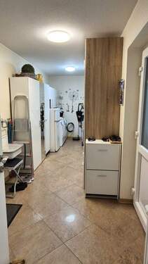 HWR (mit Zugang zur Garage u. dem Sommergarten) - 