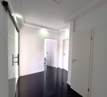 Flur 2.OG.jpg - Mehrfamilienhaus, Wohnhaus mit 192,00 m&sup2; in Nordenham zum Kaufen