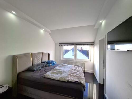 Schlafzimmer 2.OG.jpg - 