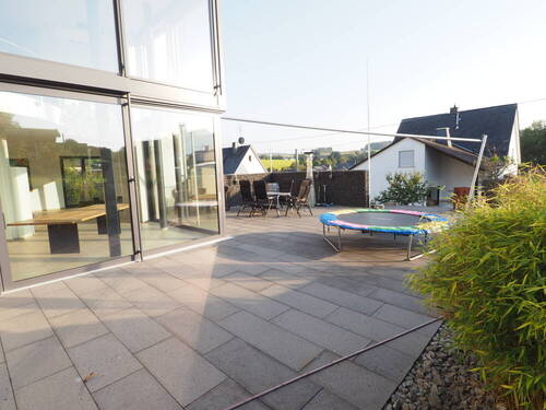 großzügige Terrasse - 